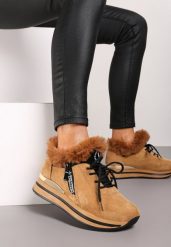 Ciemnobeżowe Sneakersy na Płaskiej Podeszwie z Napisem i Futerkiem Taricea. Brązowe obuwie sportowe damskie Renee, bez wzorów, z jeansu. Za 79.99 zł.