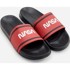 Klapki NASA - Czerwony. Klapki męskie marki Reserved. Za 69.99 zł.