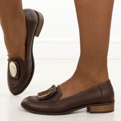 Czekoladowe skórzane Polskie mokasyny damskie Deoni D620. Brązowe mokasyny damskie Deoni, z jeansu, biznesowe. Za 429.00 zł.