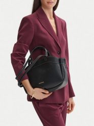 GINO ROSSI Torebka C-LDA8549 Czarny. Czarne torebki do ręki damskie Gino Rossi, bez wzorów, ze skóry, bez dodatków. Za 199.99 zł.