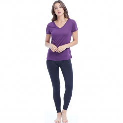 Koszulka "Kristy" w kolorze fioletowym. Fioletowe t-shirty damskie BALANCE COLLECTION. W wyprzedaży za 65.95 zł.
