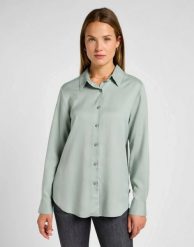 DAMSKA KOSZULA LEE POCKETLESS SHIRT POND 112355137. Bluzki damskie Lee, m, bez wzorów, bez kołnierzyka, bez ramiączek. Za 179.99 zł.