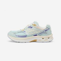Buty sportowe RR2K x Tetsunori. Zielone obuwie sportowe damskie Decathlon, bez wzorów, z gumy, do biegania. Za 339.99 zł.