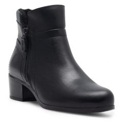 Botki Go Soft. Czarne botki damskie GO SOFT, bez obcasa, na słupku, bez zapięcia. Za 249.99 zł.