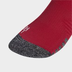 Getry podstawowe Liverpool FC 26/27. Czerwone legginsy sportowe męskie Adidas, l, bez wzorów, z bawełny, do piłki nożnej, climacool (adidas). Za 99.95 zł.
