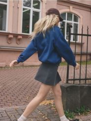 Spódnica mini z plisowaniem - ciemnoszary. Szare spódnice damskie Reserved, l, bez wzorów, z tkaniny, mini, trapezowe. W wyprzedaży za 79.99 zł.