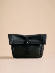 Torba nerka - czarny. Czarne saszetki męskie Reserved, małe. W wyprzedaży za 55.99 zł.