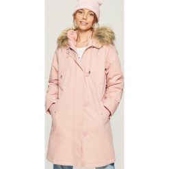Płaszcz z pluszową podszewką - Różowy. Płaszcze damskie marki Calvin Klein Jeans. W wyprzedaży za 139.99 zł.