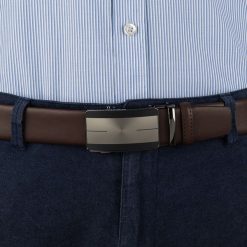 Pasek męski skórzany 3,5 cm klamra automatyczna Beltimore brązowy 02-567 : Kolory - brązowy, beżowy, Rozmiar pasków - r.120-135 cm. Brązowe paski damskie bez wzorów, ze skóry, wizytowe. Za 64.99 zł.