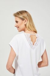 Bluzka z koronką na plecach. Białe bluzki damskie MOODO, xs, bez wzorów, z bawełny, klasyczne, bez kołnierzyka, bez ramiączek. W wyprzedaży za 19.99 zł.