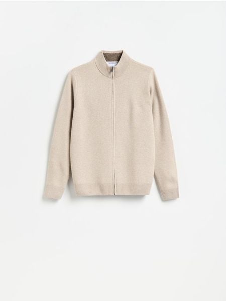 Rozpinany sweter z golfem - beżowy. Brązowe kardigany męskie Reserved, l, bez wzorów, z dzianiny. Za 159.99 zł.