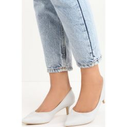 Jasnoszare Czółenka Just Dance. Czółenka damskie marki Born2be. Za 34.99 zł.