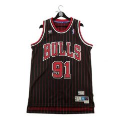 Second life - Koszulka męska do koszykówki Adidas NBA Chicago Bulls - Jak nowy. Czarne koszulki sportowe męskie Adidas, l, bez wzorów, bez kołnierzyka, bez ramiączek, do koszykówki. Za 298.16 zł.
