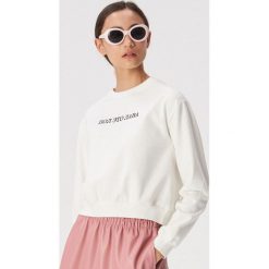 Biała bluza z napisem - Kremowy. Bluzy damskie marki Sinsay. Za 39.99 zł.