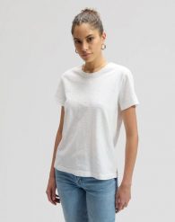 DAMSKA KOSZULKA LEE PERFECT TEE BRIGHT WHITE 112355195. Białe t-shirty damskie Lee, s, bez wzorów, bez kołnierzyka. Za 69.99 zł.