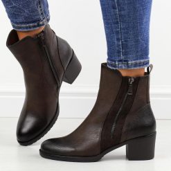 Brązowe botki damskie na obcasie M.Daszyński sa128-52. Brązowe botki damskie M.Daszyński, na jesień, z materiału, eleganckie, bez obcasa, na obcasie, bez zapięcia. Za 229.00 zł.