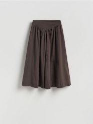 Bawełniana spódnica midi - brązowy. Brązowe spódnice damskie Reserved, l, bez wzorów, z bawełny, midi, rozkloszowane. Za 129.99 zł.