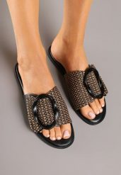 Czarne Klapki Vices z Geometryczną Ozdobą Arrisaria. Czarne klapki damskie Born2be, z aplikacjami, eleganckie, bez obcasa, na płaskiej podeszwie. Za 54.99 zł.