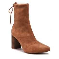 Botki Jenny Fairy. Brązowe botki damskie Jenny Fairy, bez obcasa, na słupku, bez zapięcia. Za 119.99 zł.
