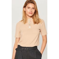 Koszulka z prążkowanej tkaniny - Beżowy. T-shirty damskie marki Mohito. Za 59.99 zł.