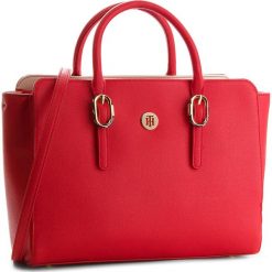Torebka TOMMY HILFIGER - Th Buckle Satchel AW0AW05555 614. Czerwone torebki do ręki damskie Tommy Hilfiger, ze skóry ekologicznej. Za 749.00 zł.