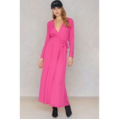NA-KD Boho Sukienka maxi z długim rękawem - Pink. Sukienki damskie marki NA-KD Boho. W wyprzedaży za 40.47 zł.