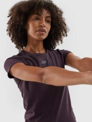 4F Koszulka do biegania regular damska - fioletowa XS/S. Fioletowe koszulki sportowe damskie 4f, s, bez wzorów, z dzianiny, bez kołnierzyka, bez ramiączek, do biegania. W wyprzedaży za 49.99 zł.