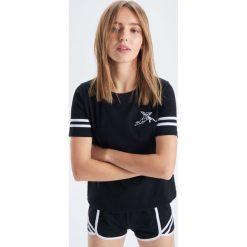 Dwuczęściowa piżama z szortami - Czarny. Piżamy damskie marki Cropp. Za 59.99 zł.