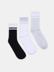 Długie prążkowane skarpety 3 pack - biały. Białe skarpety damskie Sinsay, bez wzorów, prążkowane. Za 15.99 zł.