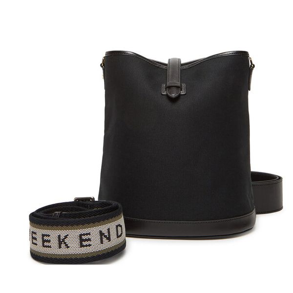 Torebka Weekend Max Mara. Czarne listonoszki damskie Weekend Max Mara, bez wzorów, bez dodatków. Za 769.99 zł.