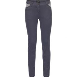 Spodnie ze stretchem SKINNY z cekinami bonprix szaro-niebieski. Szare spodnie materiałowe damskie bonprix. Za 49.99 zł.