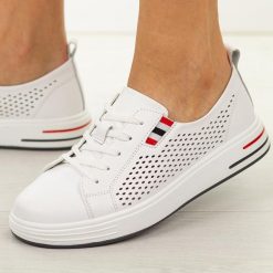 Białe skórzane półbuty damskie Cambell 07348. Białe półbuty damskie Cambell, na jesień, w ażurowe wzory, z jeansu, casualowe, bez obcasa, na płaskiej podeszwie, bez zapięcia. Za 239.00 zł.