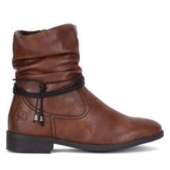 Botki Rieker. Brązowe botki damskie Rieker, bez obcasa, na płaskiej podeszwie, bez zapięcia. Za 369.99 zł.