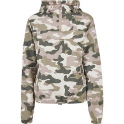 Damska kurtka wiatrówka Urban Classics camouflage. Czerwone kurtki damskie Urban Classics, bez wzorów, bez kaptura. Za 206.00 zł.