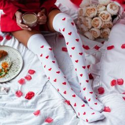 Białe zakolanówki bawełniane w serca 226. Białe skarpety damskie Milena, bez wzorów, z bawełny. Za 25.00 zł.