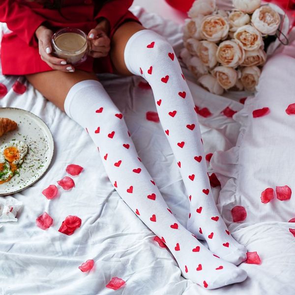 Białe zakolanówki bawełniane w serca 226. Białe skarpety damskie Milena, bez wzorów, z bawełny. Za 25.00 zł.