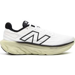 Buty do biegania damskie New Balance Fresh Foam 1080 v13 W1080LAD – białe. Białe obuwie sportowe damskie New Balance, bez wzorów, z materiału, do biegania. Za 429.99 zł.