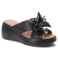 Klapki damskie Vinceza, cholewka ze skóry naturalnej wsuwany fason z ozdobną kokardą, czarne, 41511. Czarne klapki damskie VINCEZA, z aplikacjami, ze skóry, eleganckie, bez obcasa, na koturnie. Za 159.00 zł.