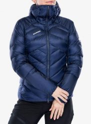 Kurtka puchowa damska Mammut Taiss IN Hooded Jacket. Niebieskie kurtki damskie Mammut, l, bez wzorów, z materiału, bez kaptura. Za 1,829.35 zł.