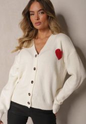 Biały Rozpinany Kardigan Ozdobiony Sercem Miathia. Białe kardigany damskie Renee, bez wzorów, z jeansu, eleganckie, bez kołnierzyka, bez ramiączek, bez kaptura. Za 129.99 zł.