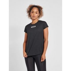 Koszulka damska Hummel TE Tola. Czarne t-shirty damskie Hummel, xs, bez wzorów, z poliamidu, bez kołnierzyka. Za 137.50 zł.