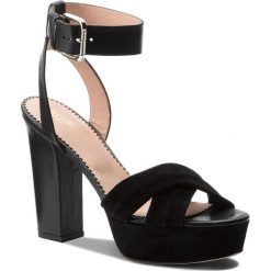 Sandały RED VALENTINO - PQ0S0A78 Nero 0NO. Czarne klapki damskie Red Valentino, bez wzorów, ze skóry, bez obcasa, na obcasie, bez zapięcia. W wyprzedaży za 1,179.00 zł.