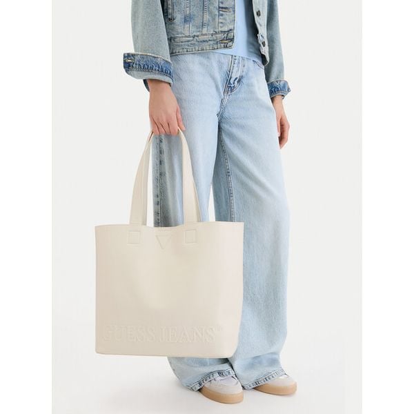 Torebka Guess Jeans. Białe torebki do ręki damskie Guess Jeans, z aplikacjami, z jeansu, bez dodatków. Za 179.99 zł.