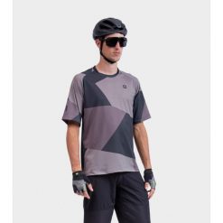 Koszulka rowerowa męska MTB Alé Cycling Off Road Swedish Camo. Szare buty sportowe męskie ALÉ CYCLING, m, bez wzorów, bez kołnierzyka, bez ramiączek, rowerowe. W wyprzedaży za 186.99 zł.