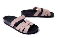 DR. BRINKMANN 700509-42 nude, klapki damskie. Brązowe klapki damskie Dr. Brinkmann, bez wzorów, ze skóry, bez obcasa. Za 211.92 zł.