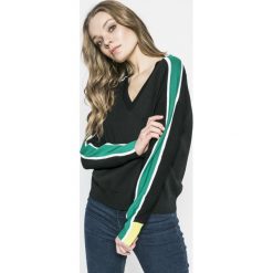 Diesel - Sweter. Szare swetry damskie Diesel, z dzianiny, z okrągłym kołnierzem. W wyprzedaży za 449.90 zł.