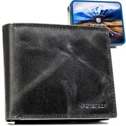 Duży, skórzany portfel męski w czarnym kolorze wyposażony w system RFID - Peterson. Czarne portfele męskie Peterson, bez wzorów, ze skóry. Za 79.99 zł.