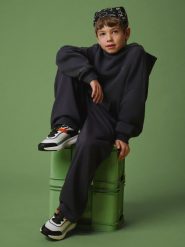 4F Spodnie dresowe chłopięce - szare 158/164 (12-14 lat). Szare spodnie sportowe dla chłopców 4f, bez wzorów, z dresówki, sportowe. Za 89.99 zł.