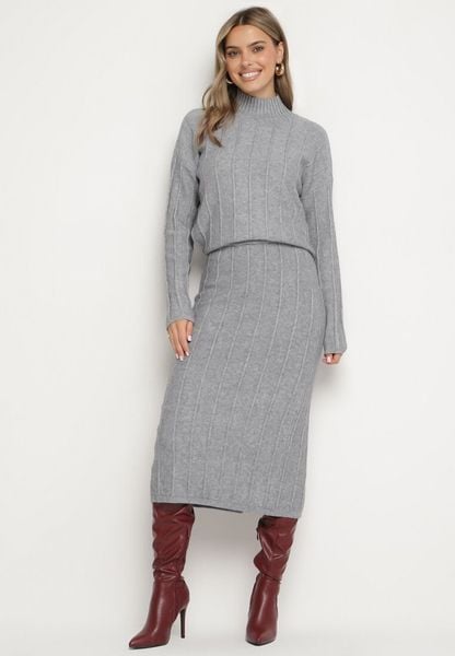 Ciemnoszary Dzianinowy Komplet z Wiskozą o Tłoczonym Splocie Sweter z Półgolfem i Spódnica Atteris. Szare spódnice damskie Born2be, l, bez wzorów, z dzianiny, eleganckie, bez kołnierzyka, bez ramiączek, długie, bez kaptura. Za 159.99 zł.