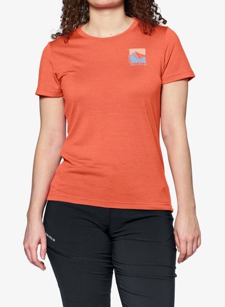 Koszulka merino damska Devold Classic Summit Tee. Czerwone t-shirty damskie Devold, l, bez wzorów, z materiału, klasyczne, bez kołnierzyka. Za 320.03 zł.